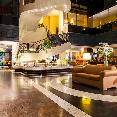 Krystal Monterrey Hotel Екстериор снимка