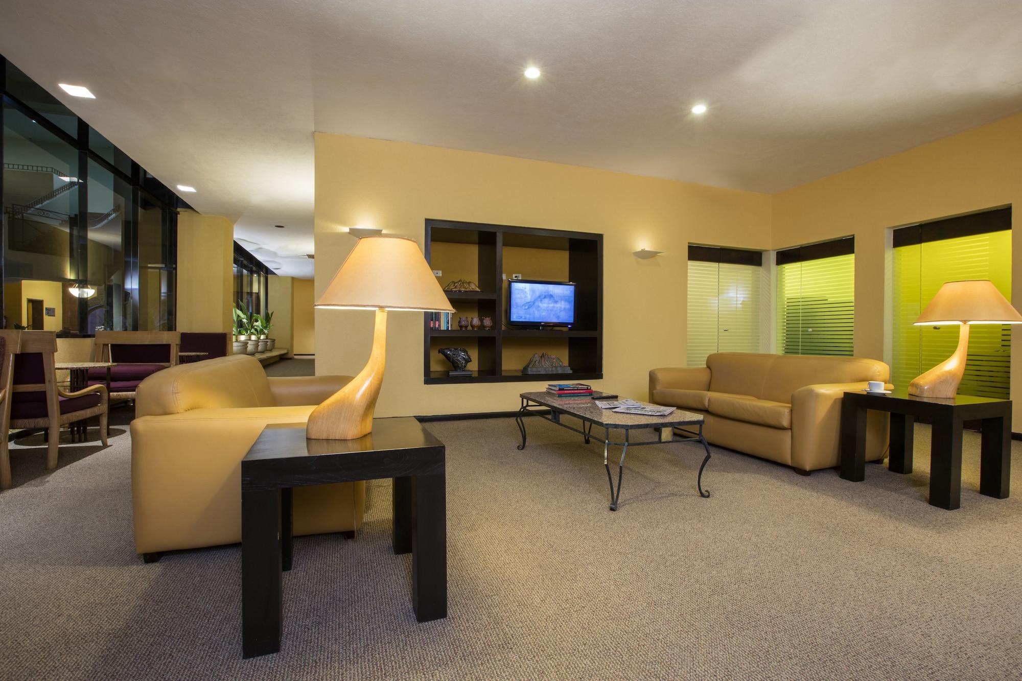 Krystal Monterrey Hotel Екстериор снимка