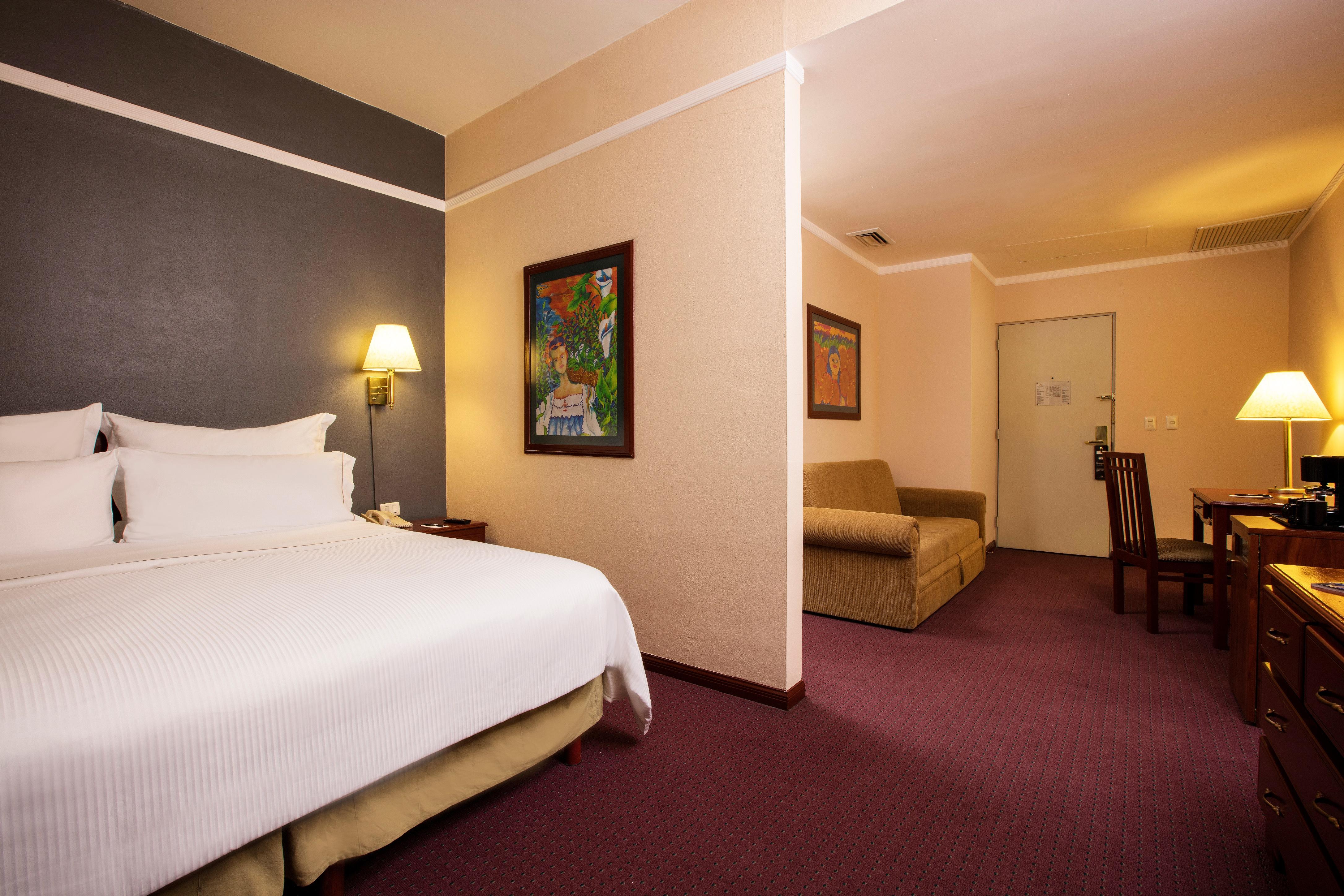 Krystal Monterrey Hotel Екстериор снимка
