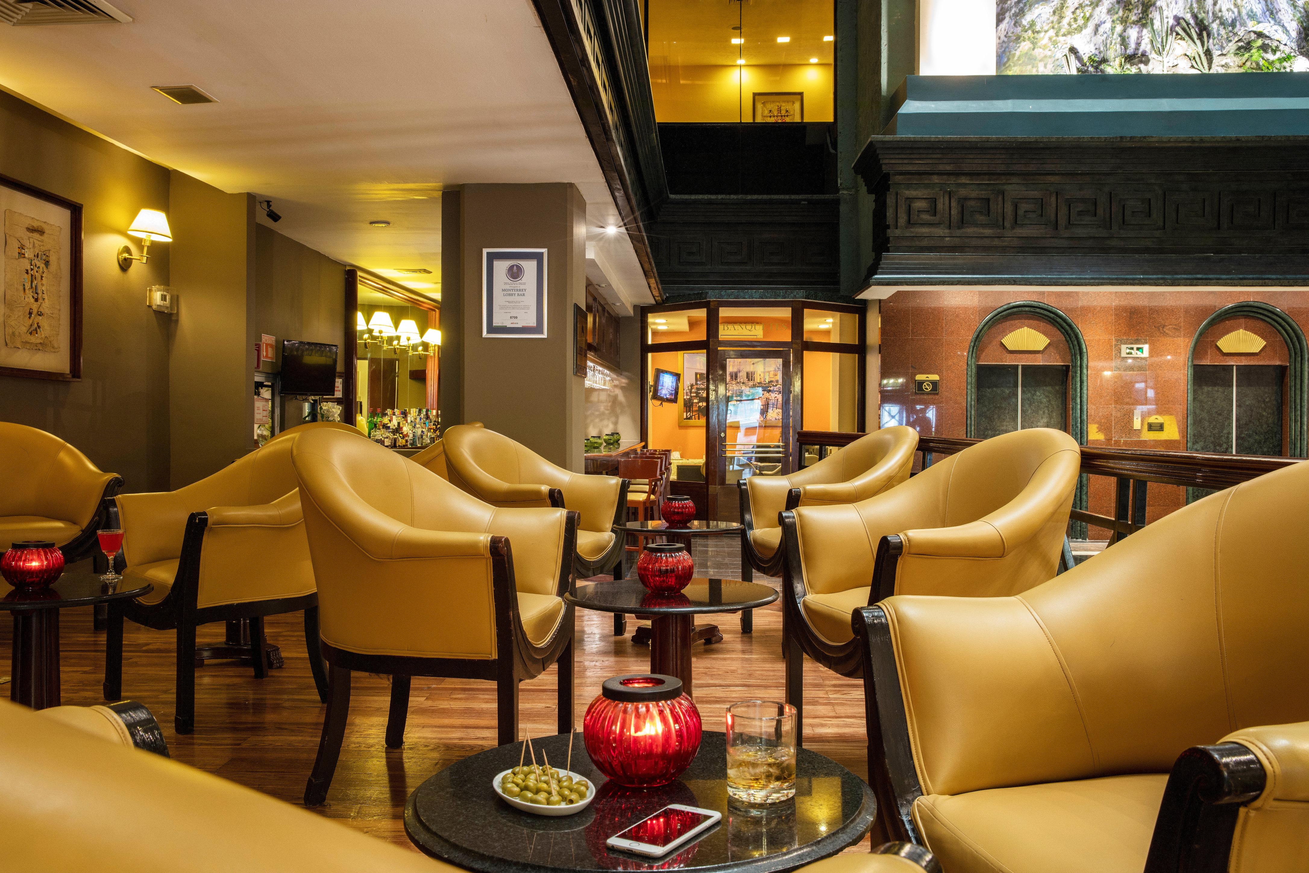 Krystal Monterrey Hotel Екстериор снимка