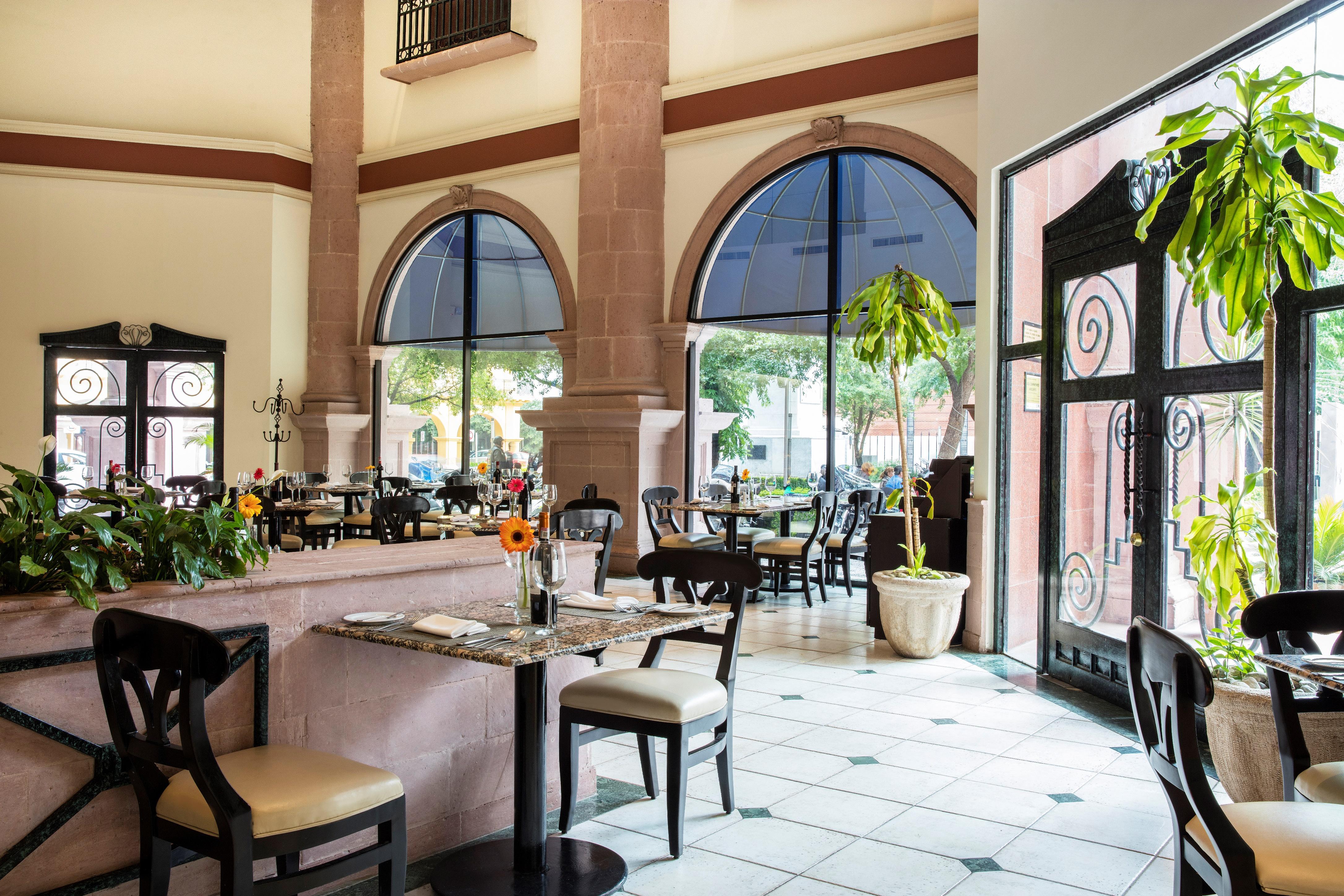 Krystal Monterrey Hotel Екстериор снимка