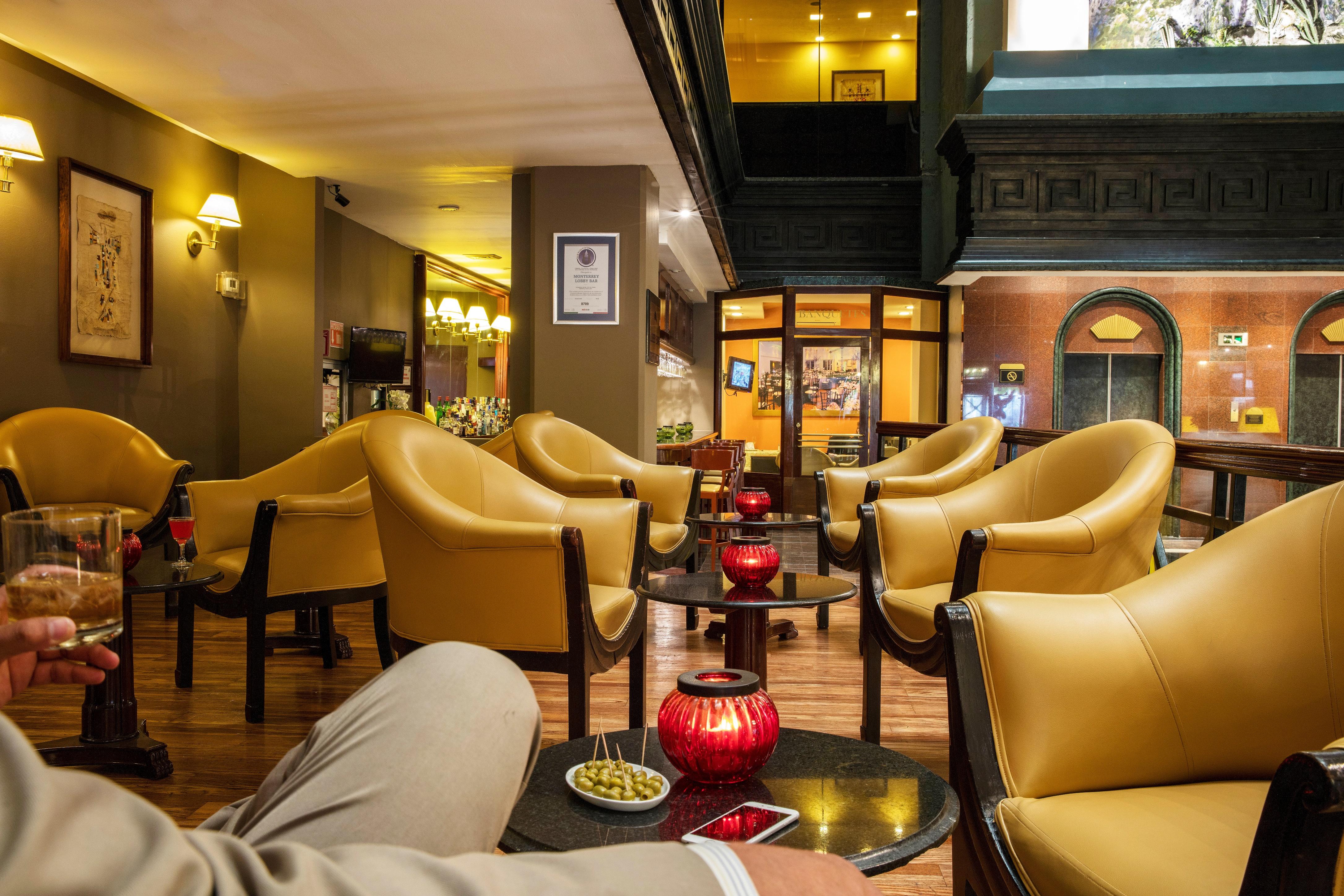 Krystal Monterrey Hotel Екстериор снимка