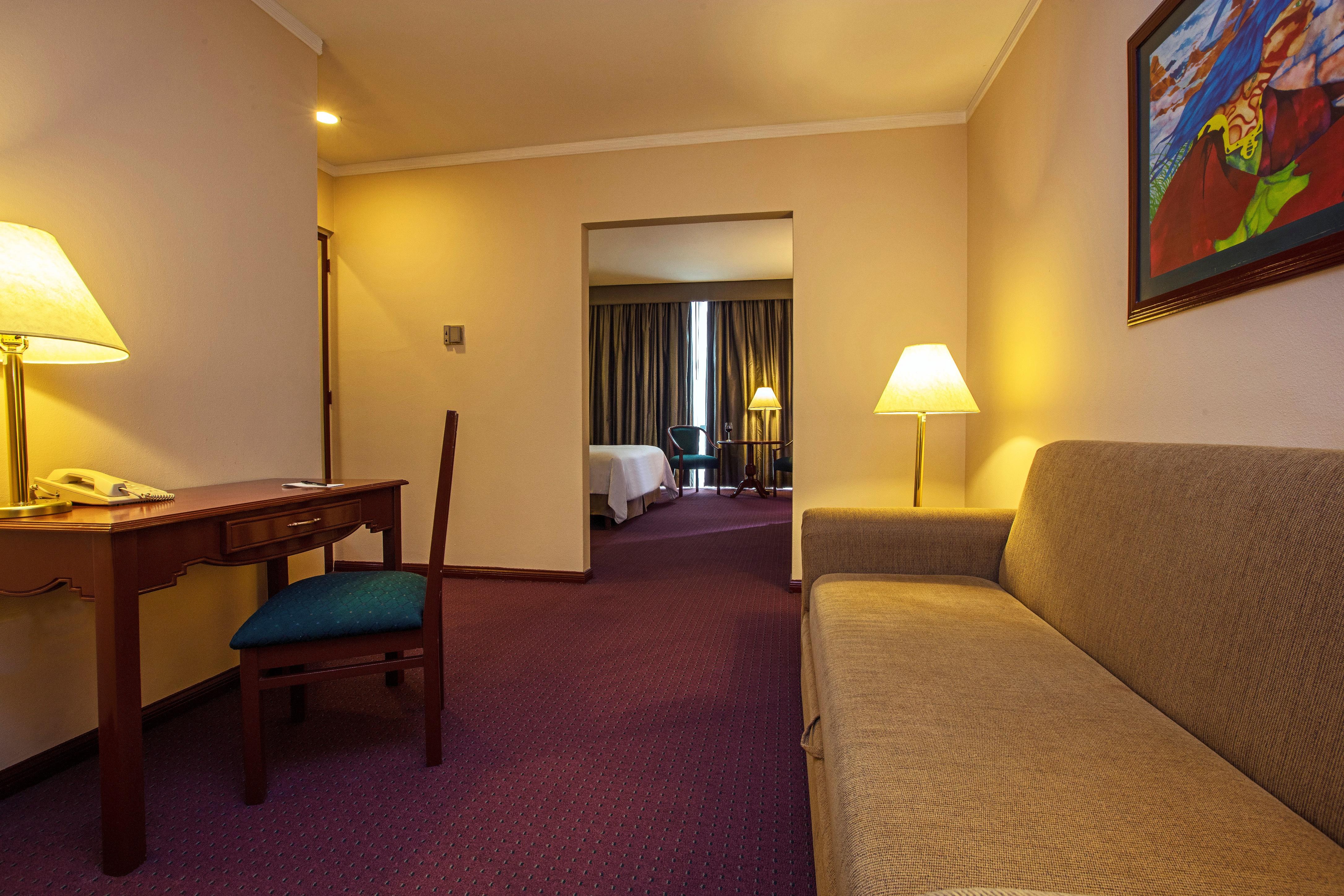 Krystal Monterrey Hotel Екстериор снимка