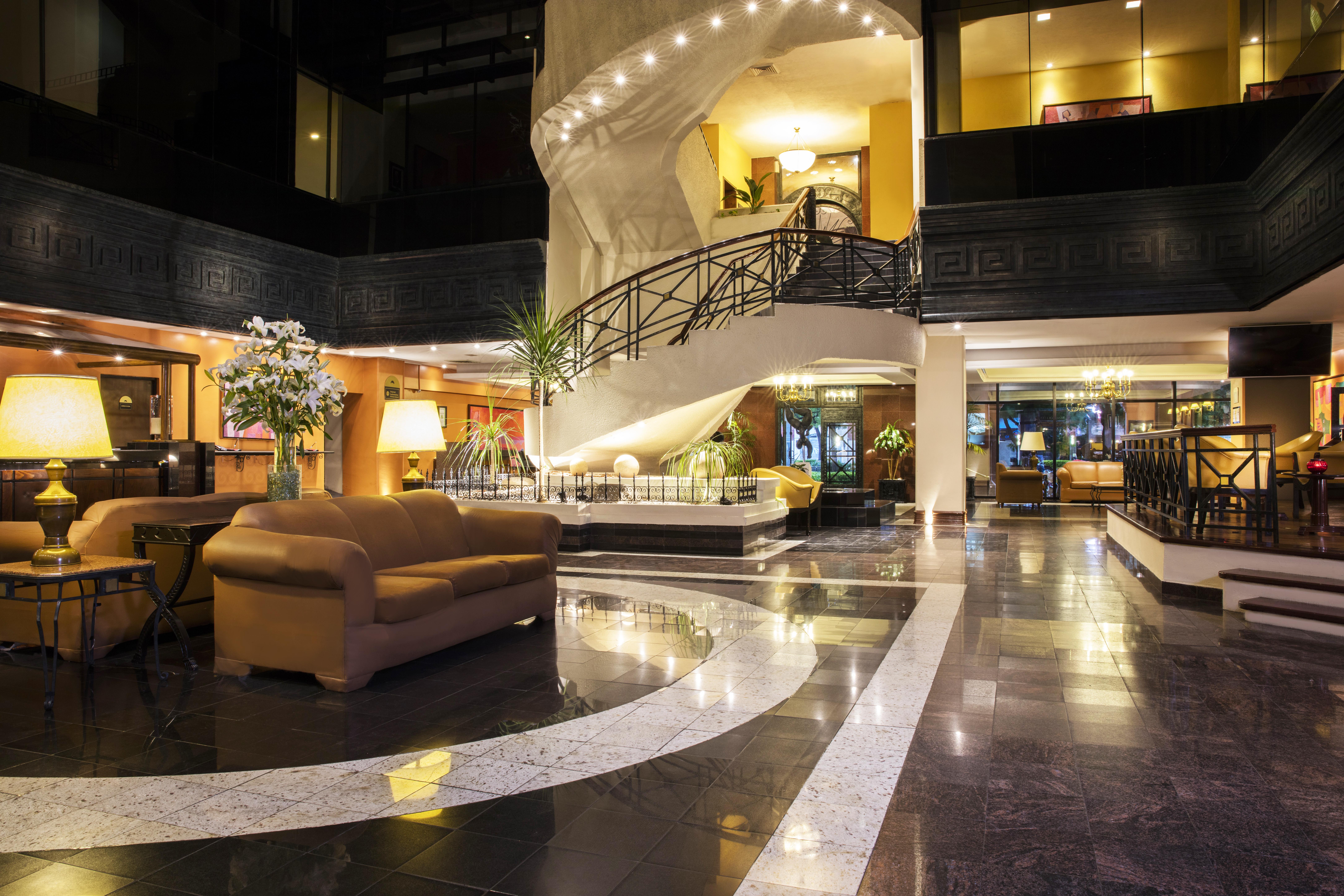 Krystal Monterrey Hotel Екстериор снимка