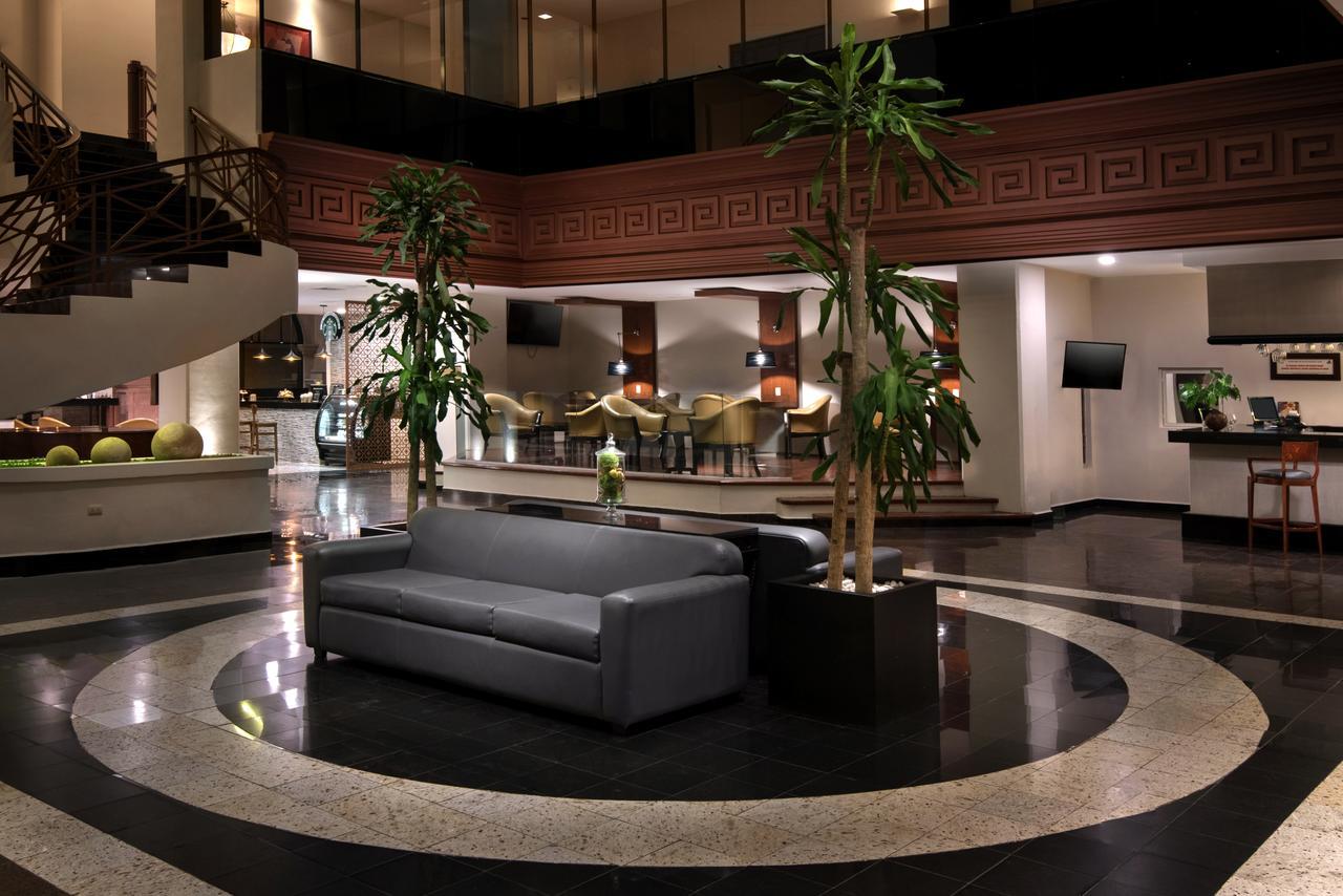 Krystal Monterrey Hotel Екстериор снимка