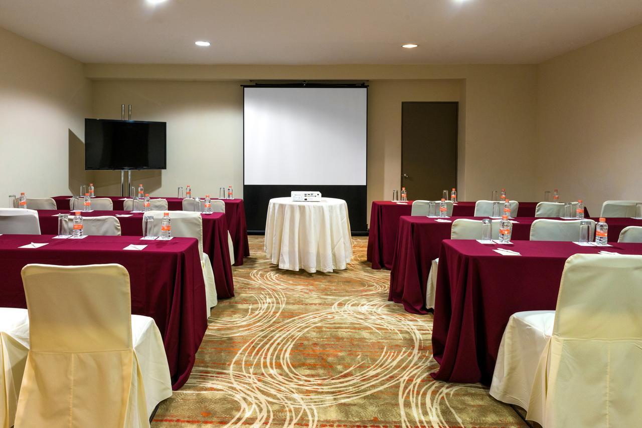 Krystal Monterrey Hotel Екстериор снимка